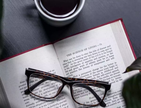 Politik dan Bisnis 2022